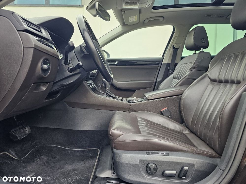Skoda Superb 2.0 TDI L&K DSG - 13