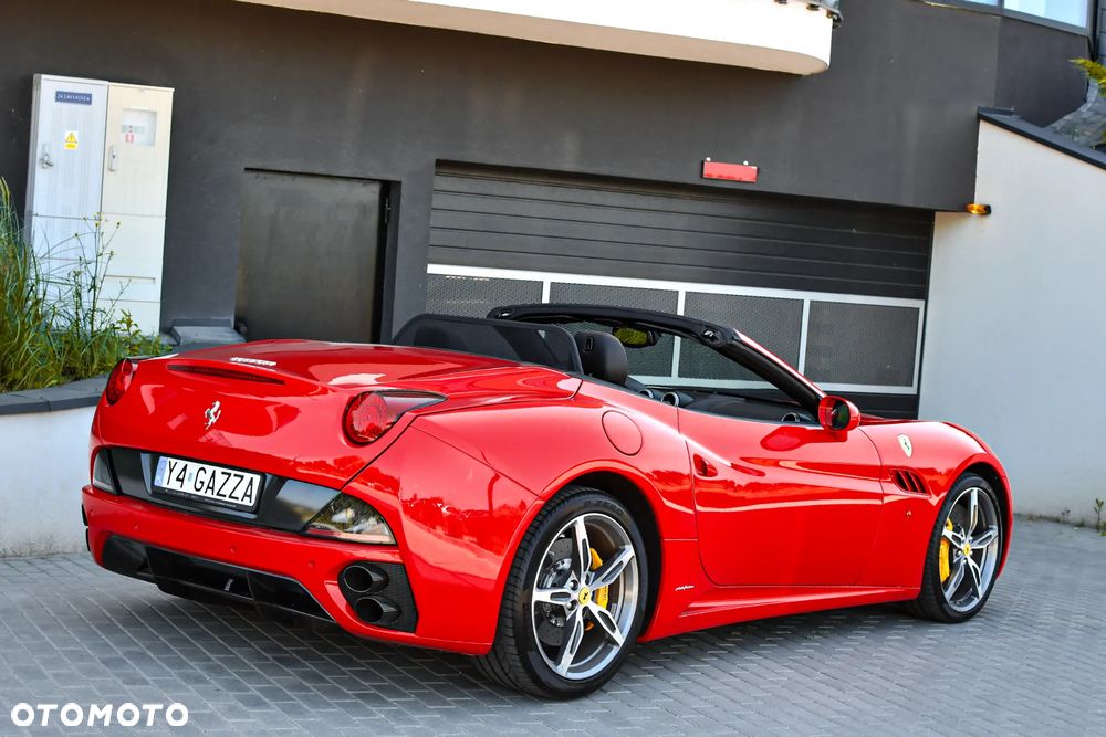 Ferrari California - 1