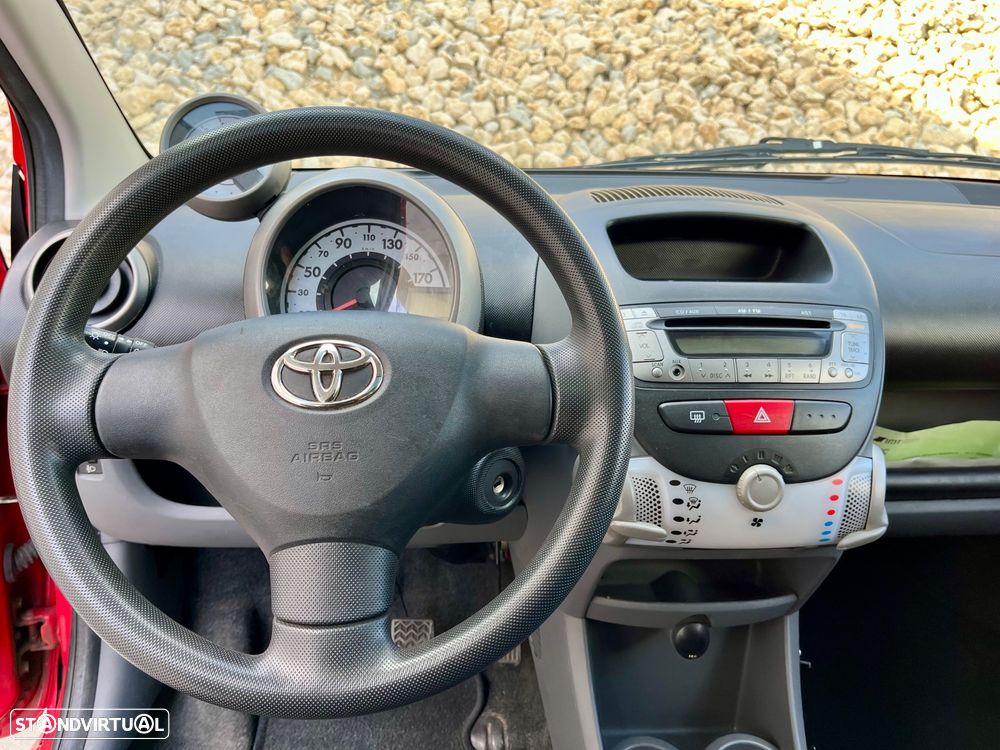 Toyota Aygo 1.0 Red Edition - 23