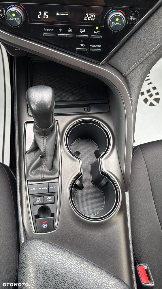 Toyota Camry 2.5 Hybrid Comfort CVT - 13