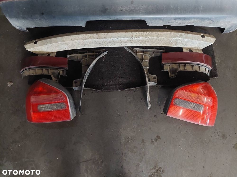 KOMPLETNY TYŁ KLAPA BAGAŻNIKA ZDERZAK TYŁ LAMPY AUDI A3 8L LZ3L - 2