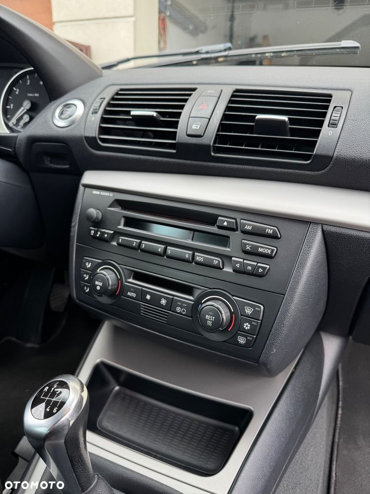 BMW Seria 1 120i - 13