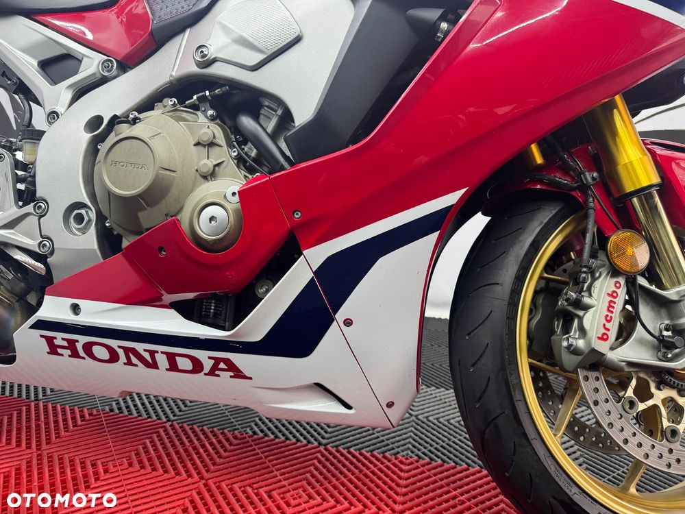 Honda CBR - 37