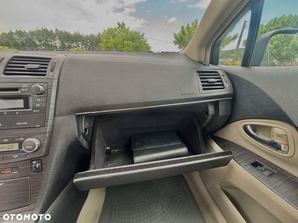 Toyota Avensis 2.0 D-4D Premium - 17