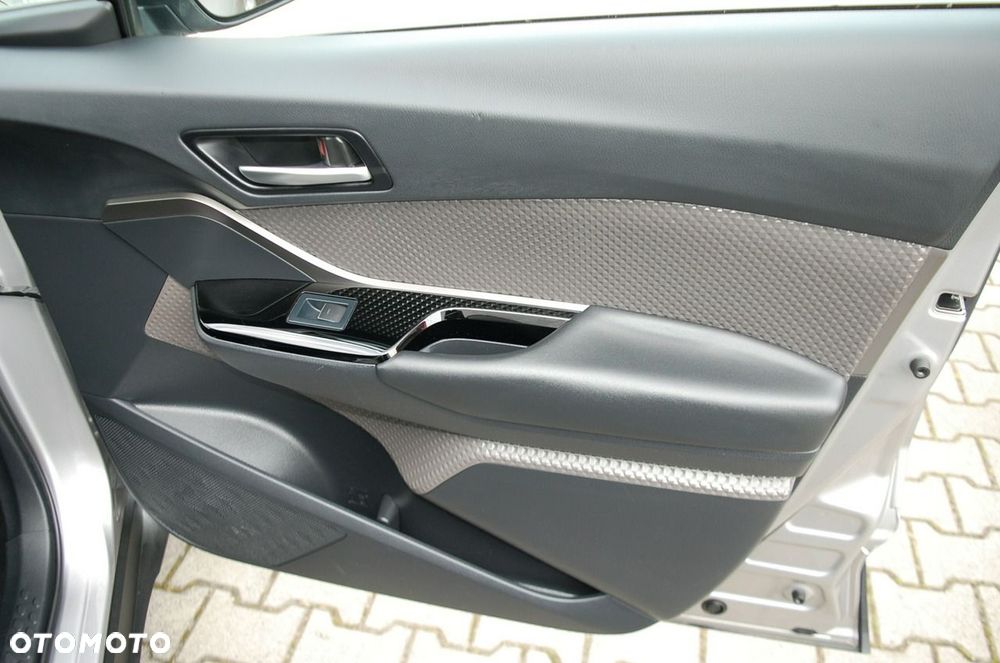 Toyota C-HR - 31