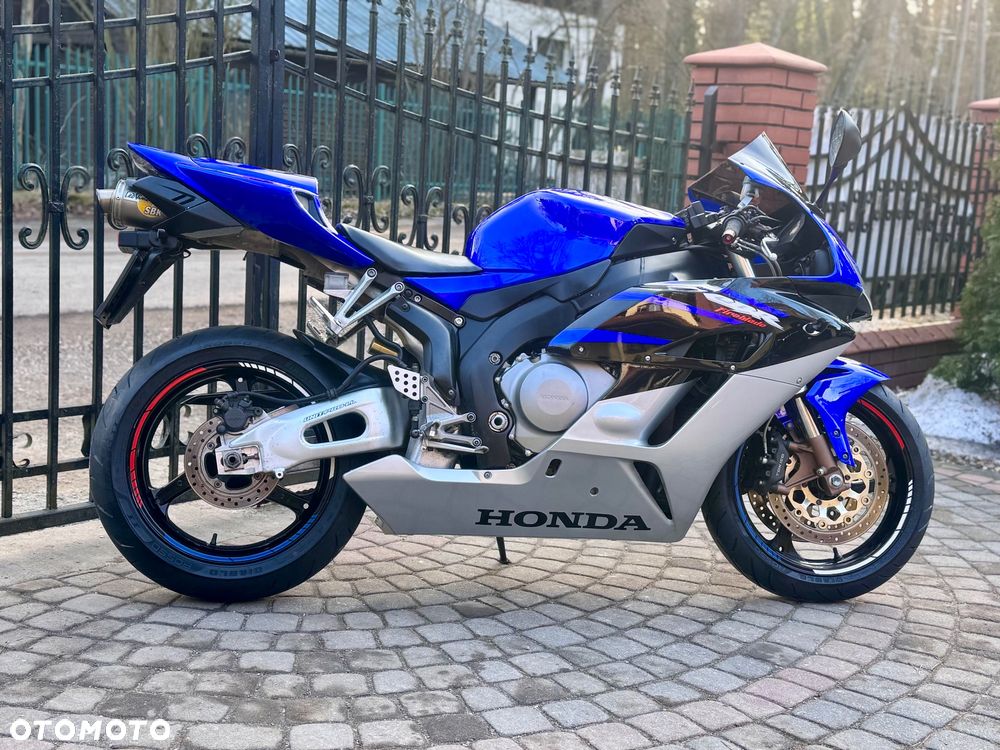 Honda CBR - 3