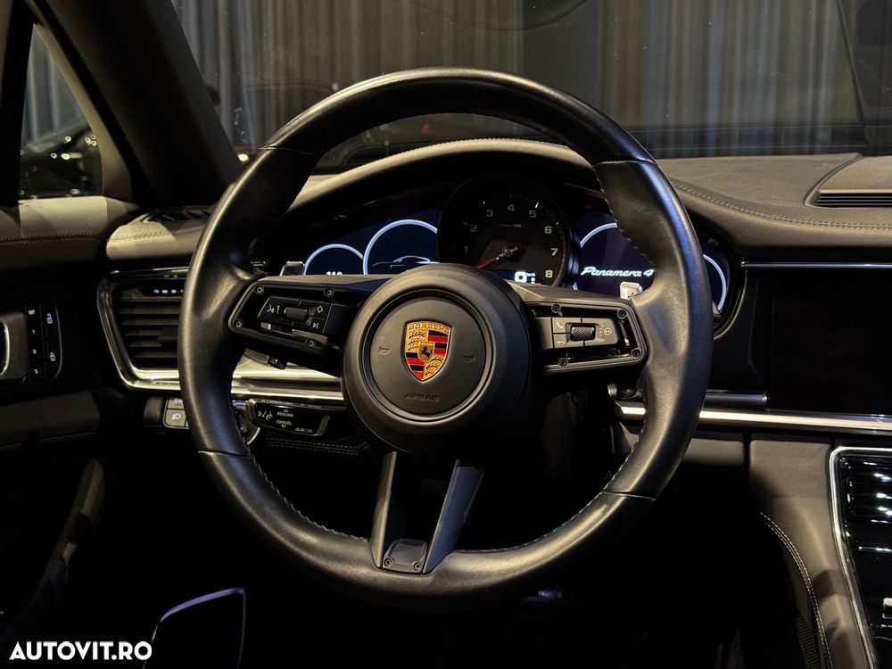 Porsche Panamera 4 - 25