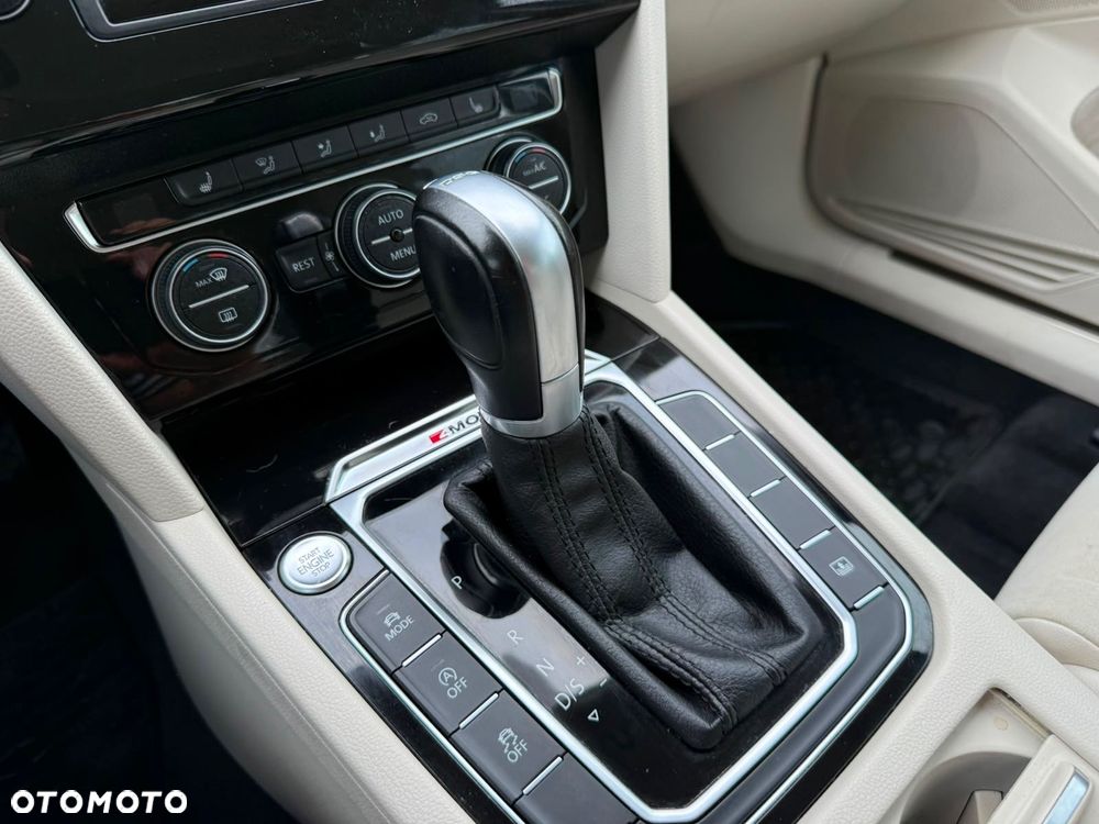 Volkswagen Passat - 21