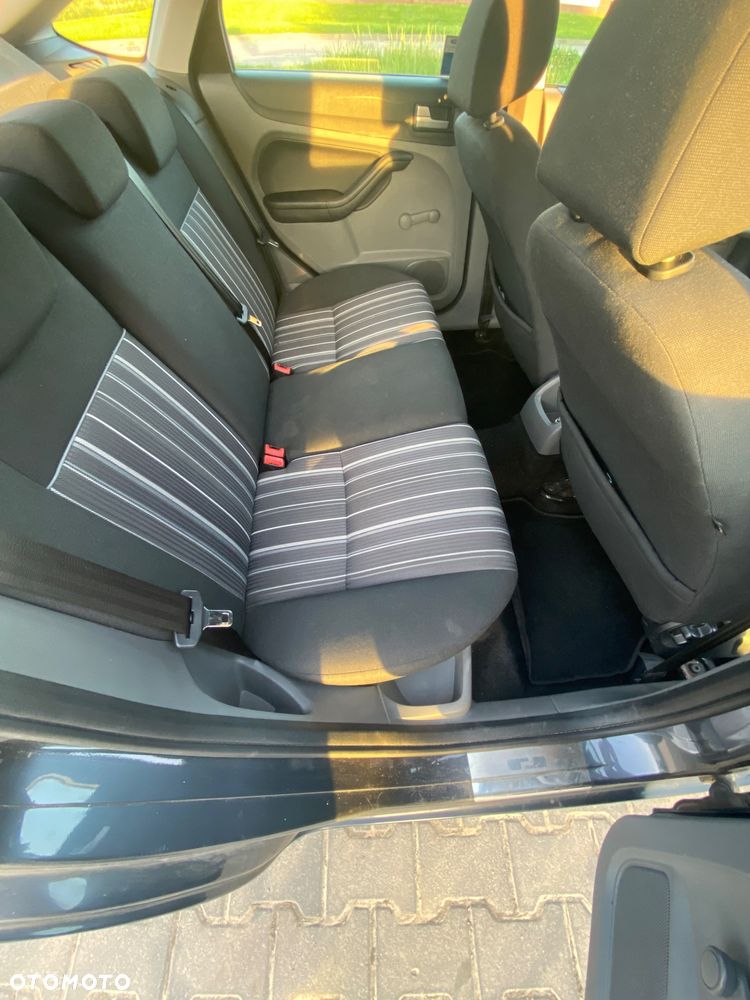 Ford Focus 1.6 Amber X - 11