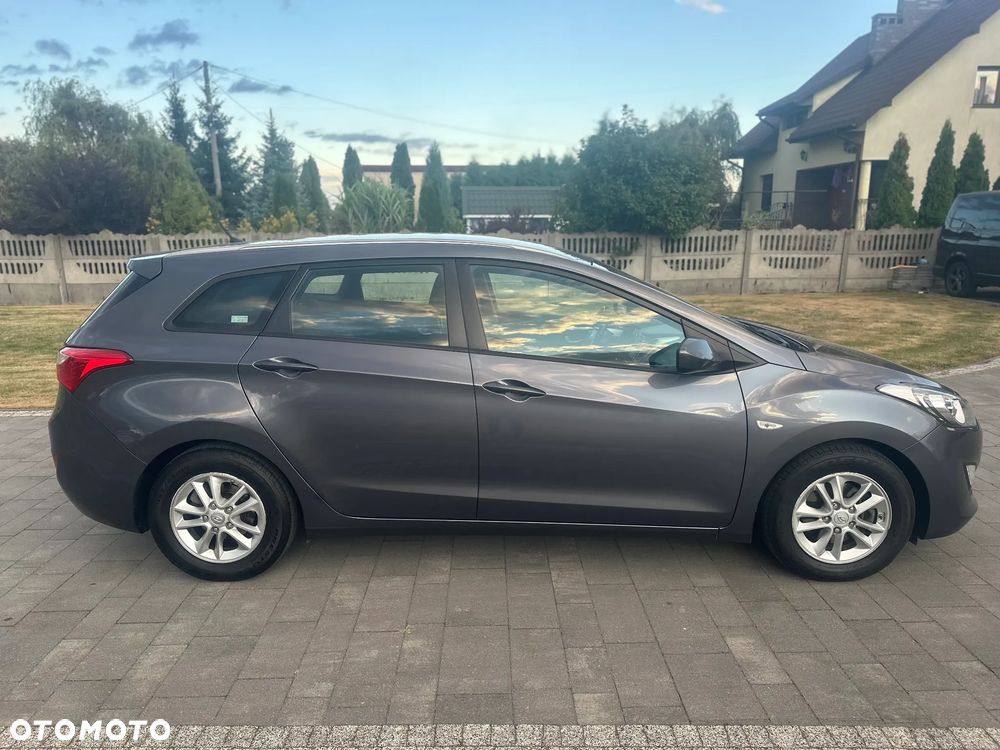 Hyundai i30 1.6 D Classic + - 5