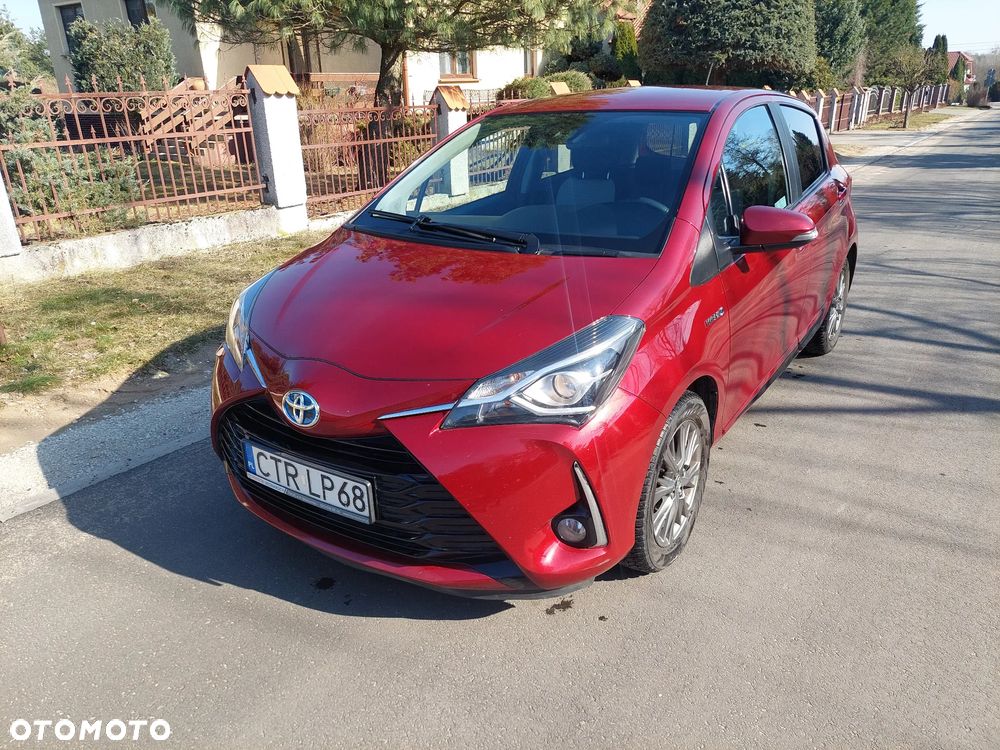 Toyota Yaris Hybrid 100 Premium EU6 - 7