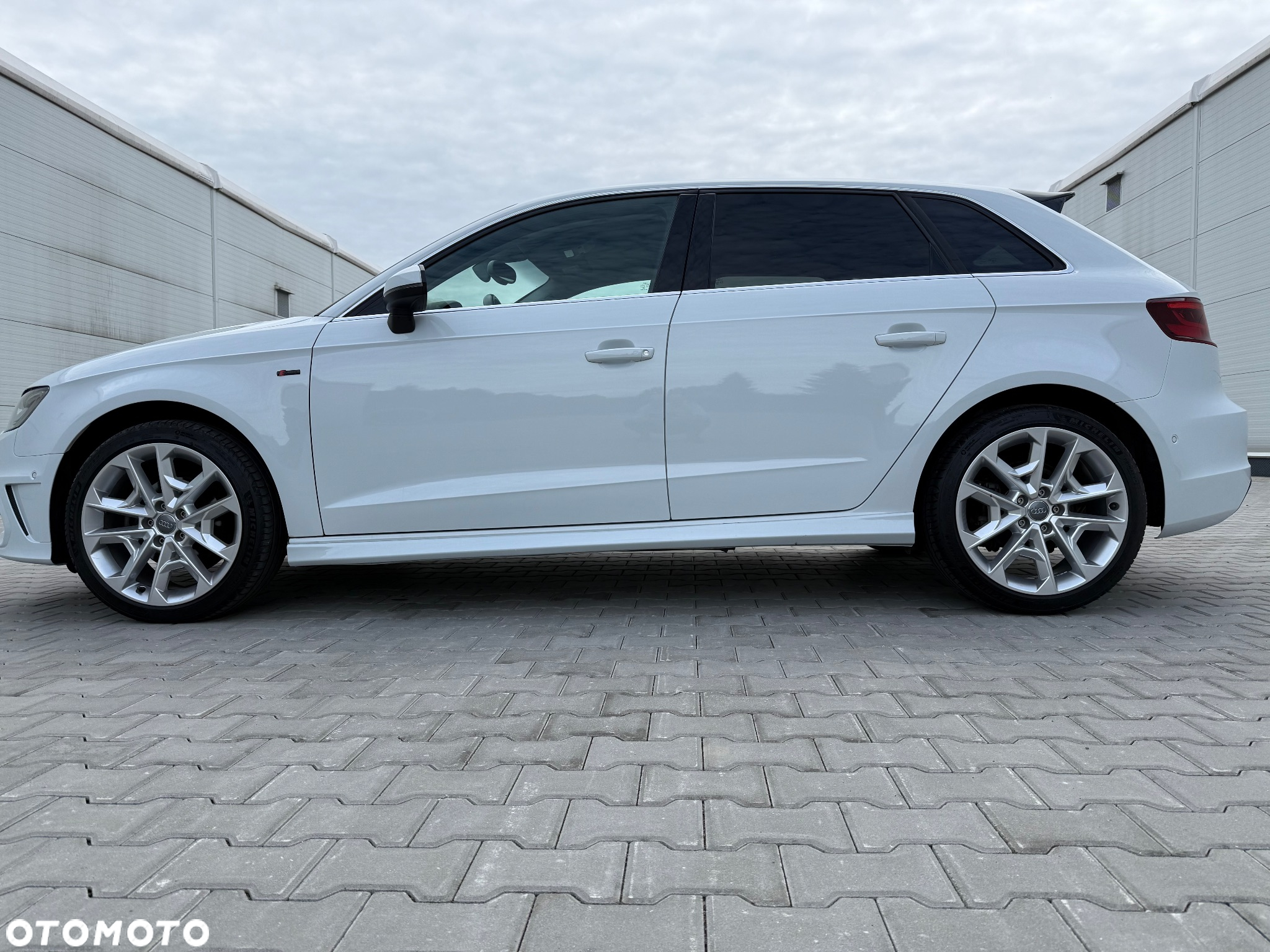 Audi A3 Sportback 1.4 TFSI S tronic S line Sportpaket - 5