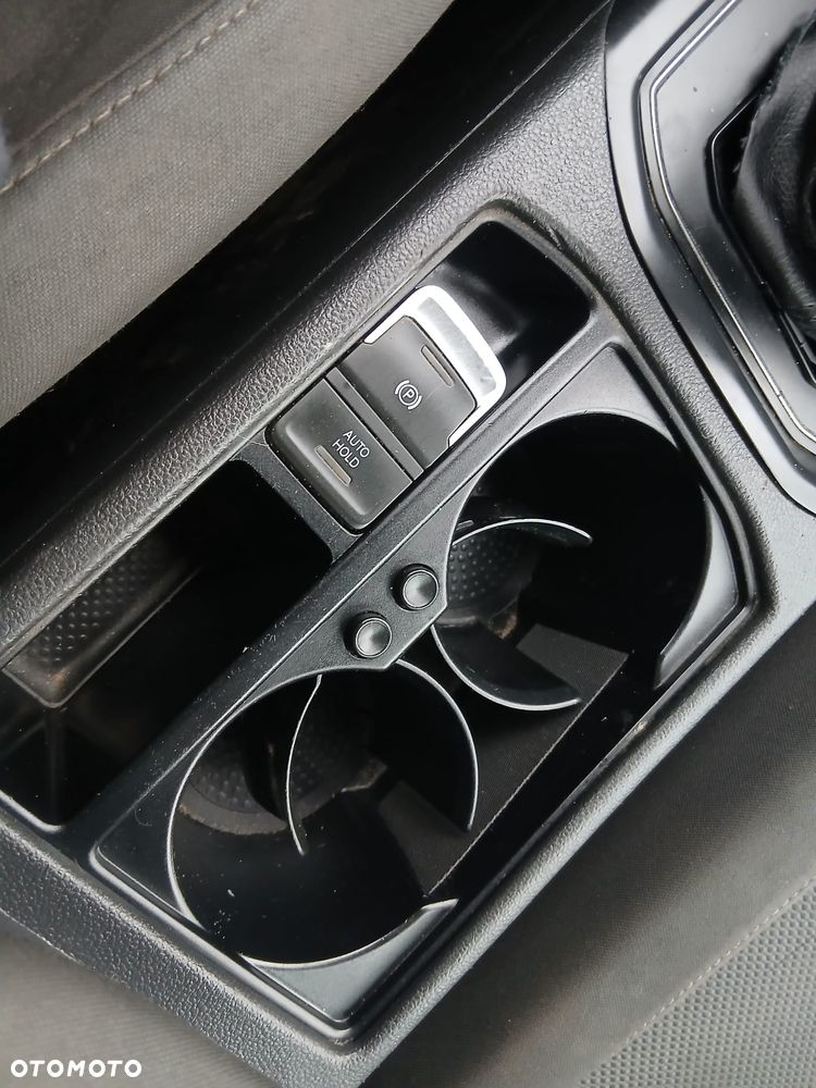 Volkswagen Touran 1.6 TDI BMT Comfortline - 33