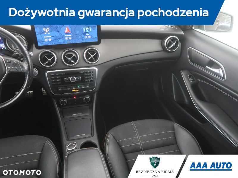 Mercedes-Benz GLA - 10