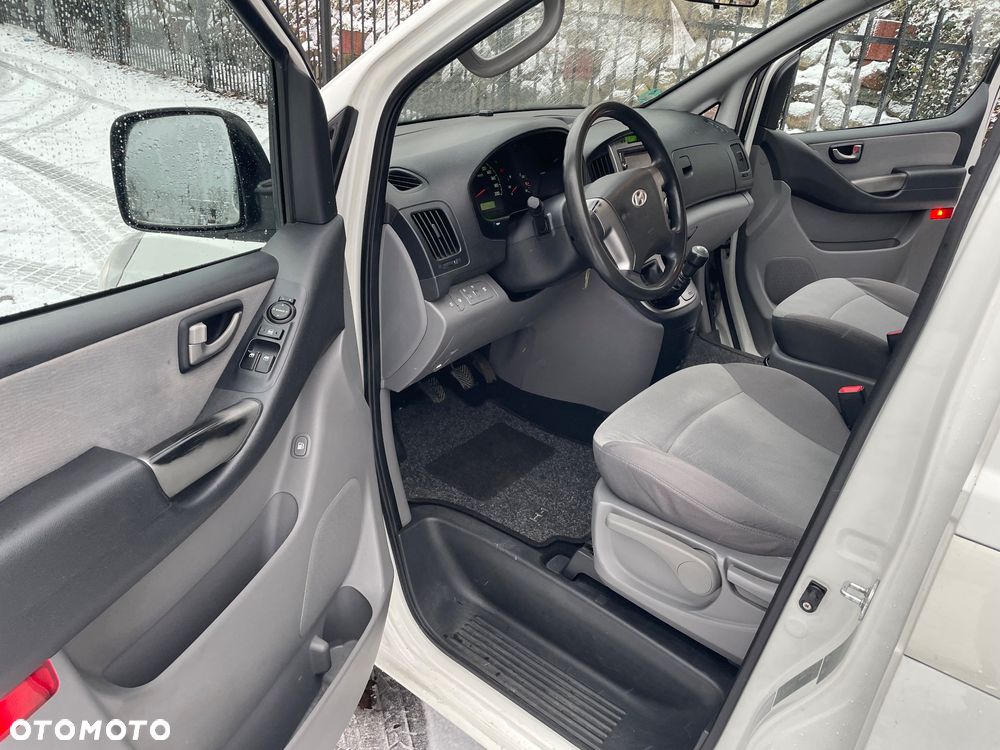 Hyundai H-1 Starex - 16