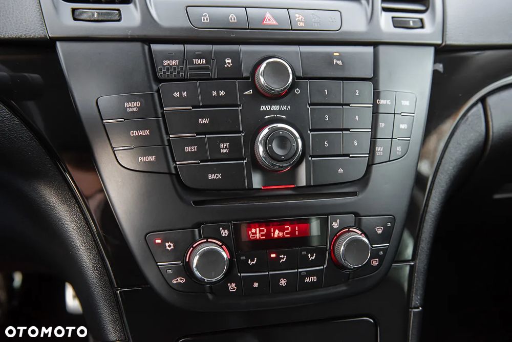 Opel Insignia 2.0 Turbo Sports Tourer 4x4 Automatik Cosmo - 23