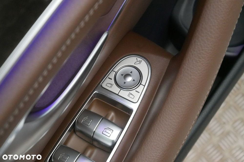 Mercedes-Benz Klasa E - 31