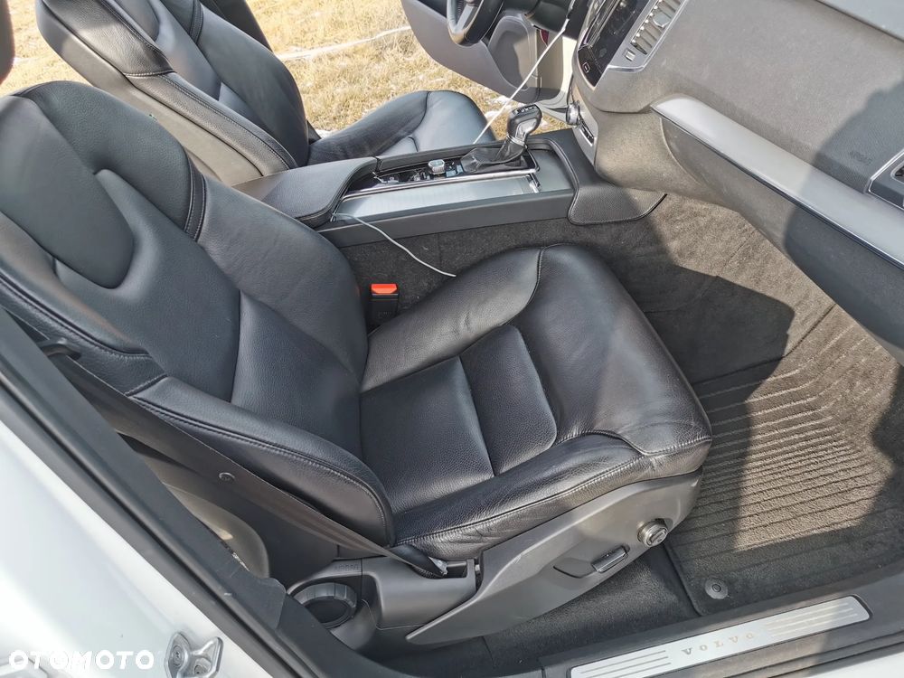 Volvo XC 90 D5 AWD Momentum - 16