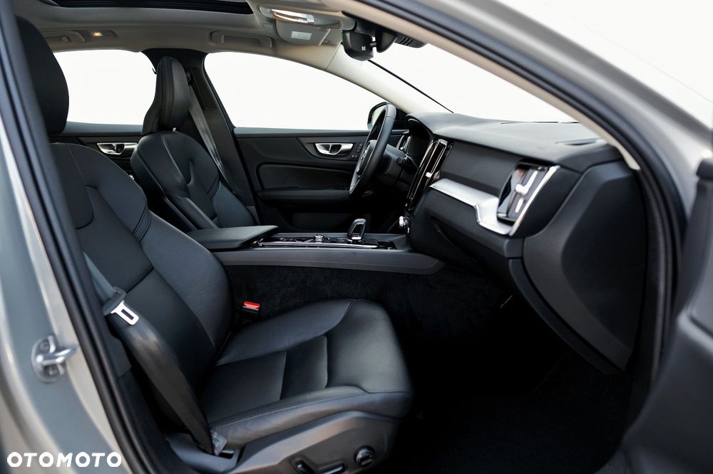 Volvo S60 B5 B Ultimate Dark - 36