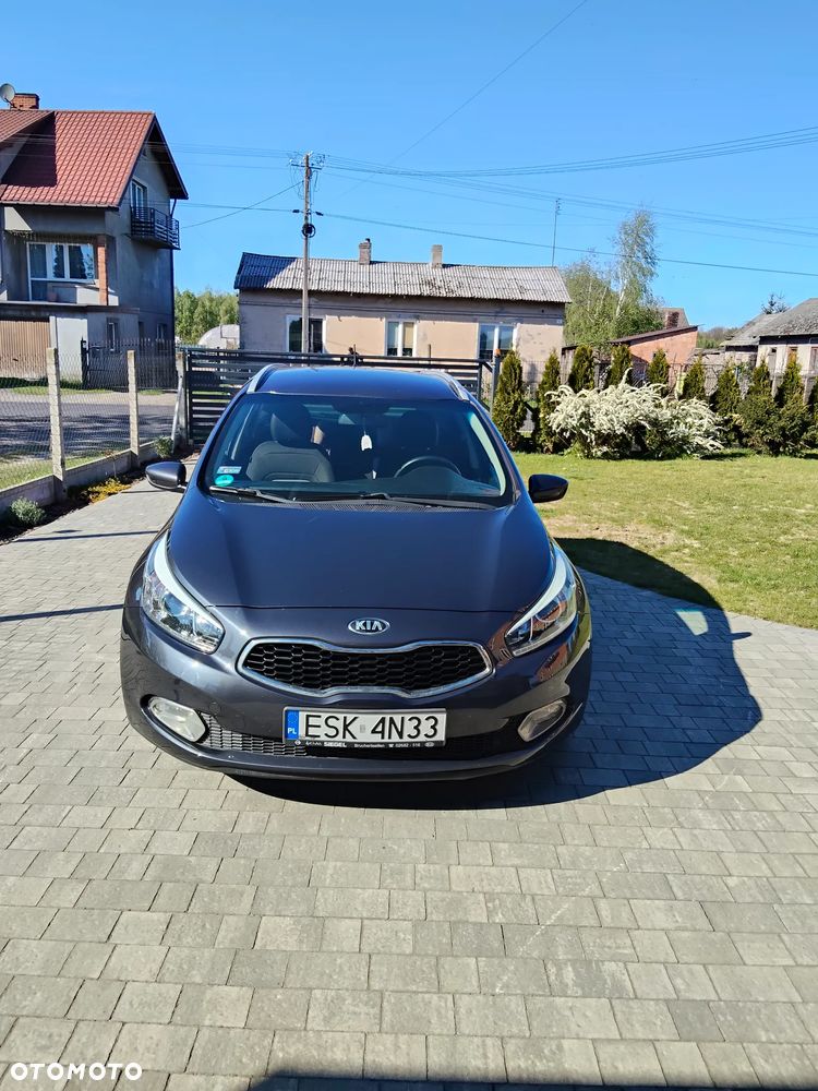 Kia Ceed 1.6 CRDi 128 Dream Team Edition - 2