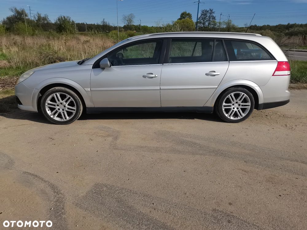 Opel Vectra 1.9 CDTI Essentia - 1