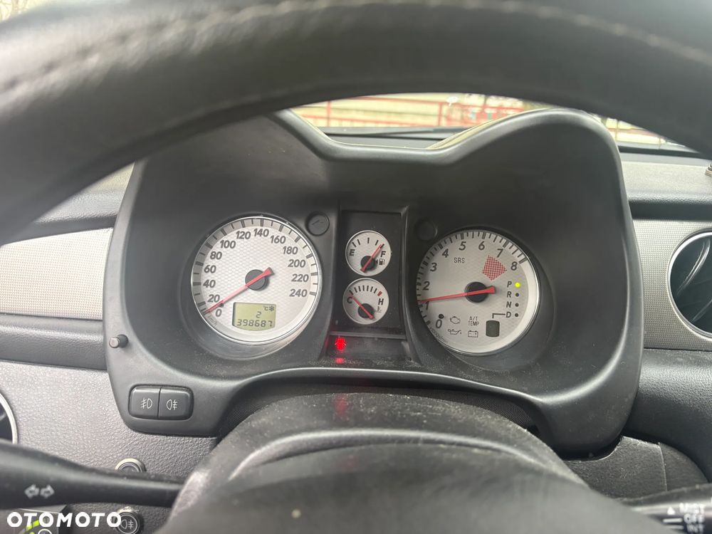 Mitsubishi Outlander - 2