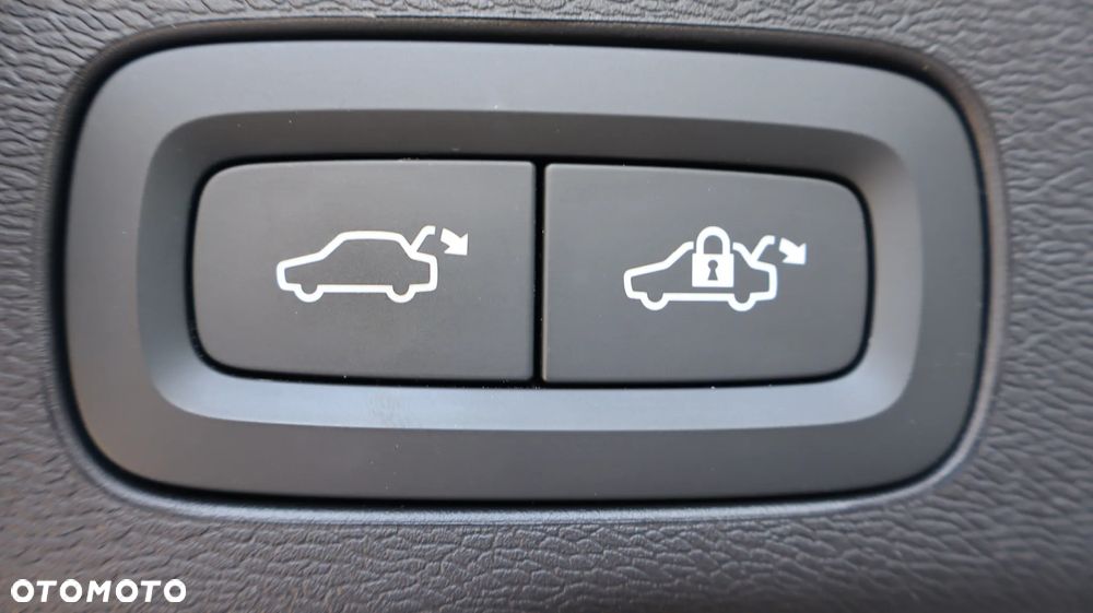 Volvo XC 60 B5 B AWD Ultra Dark - 23