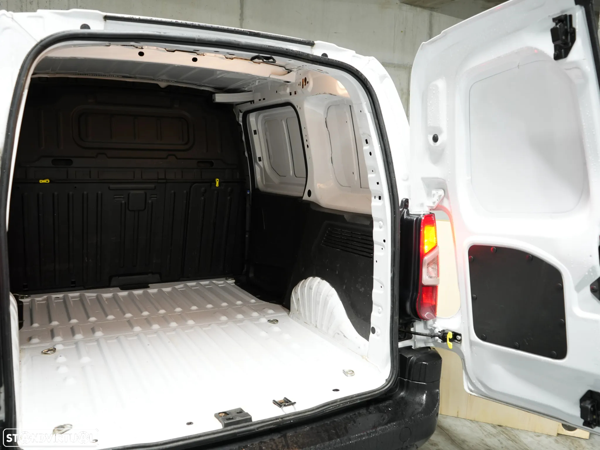 Citroën BERLINGO - 10