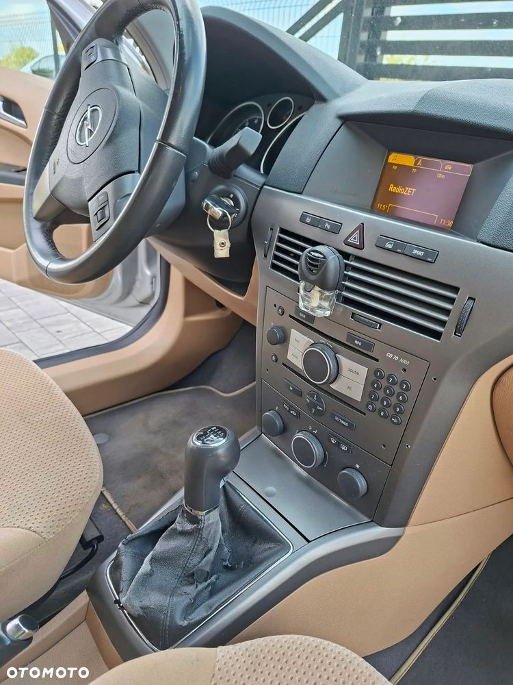 Opel Astra H 2004 photo 3