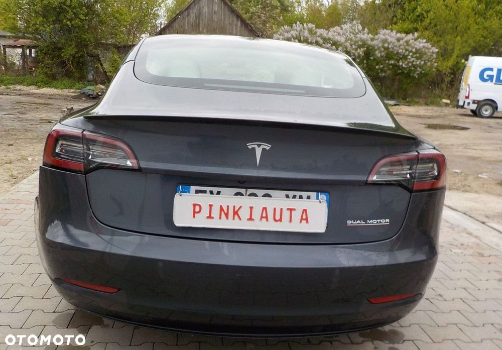 Tesla Model 3 - 9