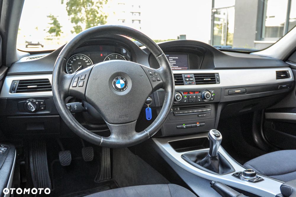 BMW Seria 3 320d DPF Efficient Dynamics Edition - 10