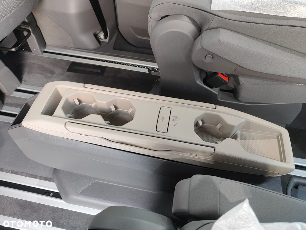 Volkswagen Multivan - 8