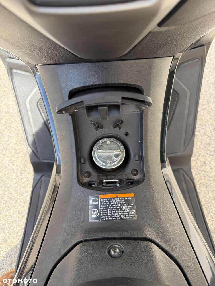 Yamaha NMAX - 17