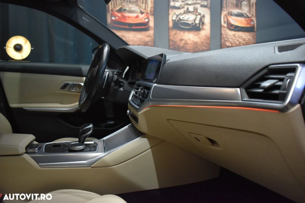 BMW Seria 3 330i Aut. Sport Line - 11