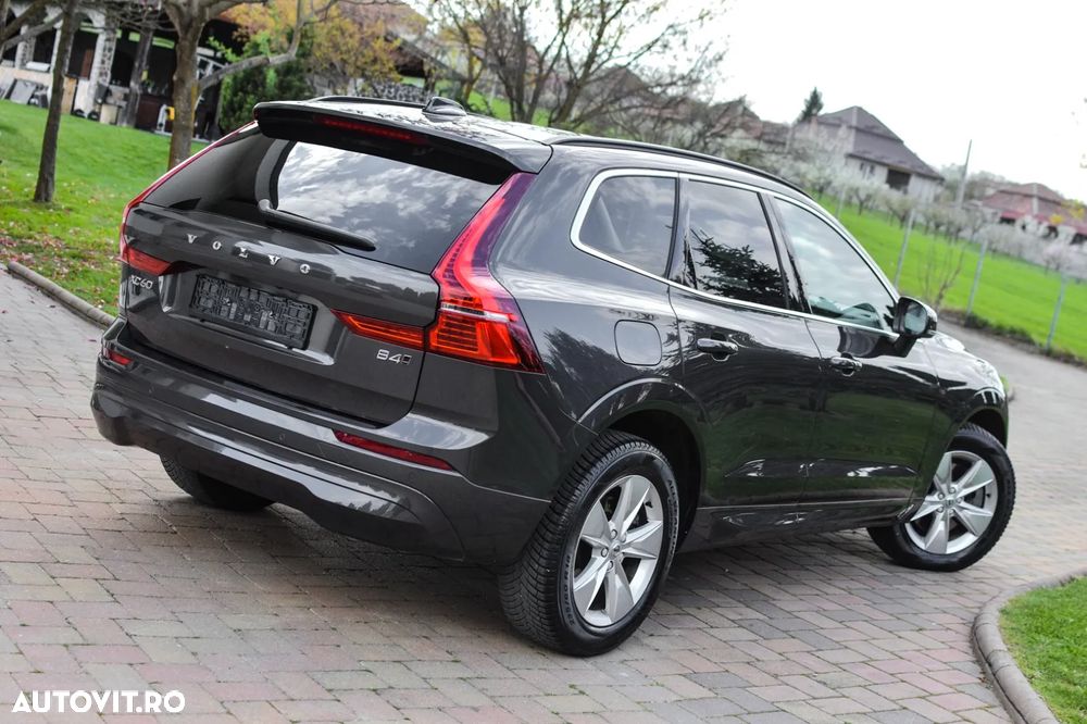 Volvo XC 60 B4 MHEV AT AWD Core - 16