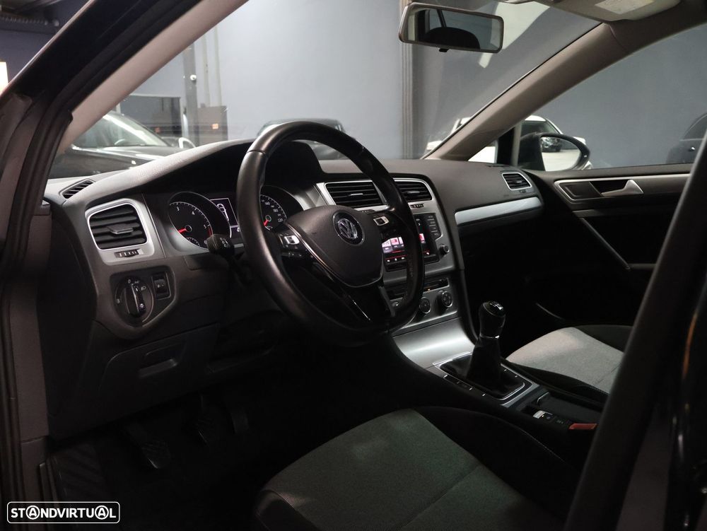 VW Golf 1.6 TDi BlueMotion Confortline - 6