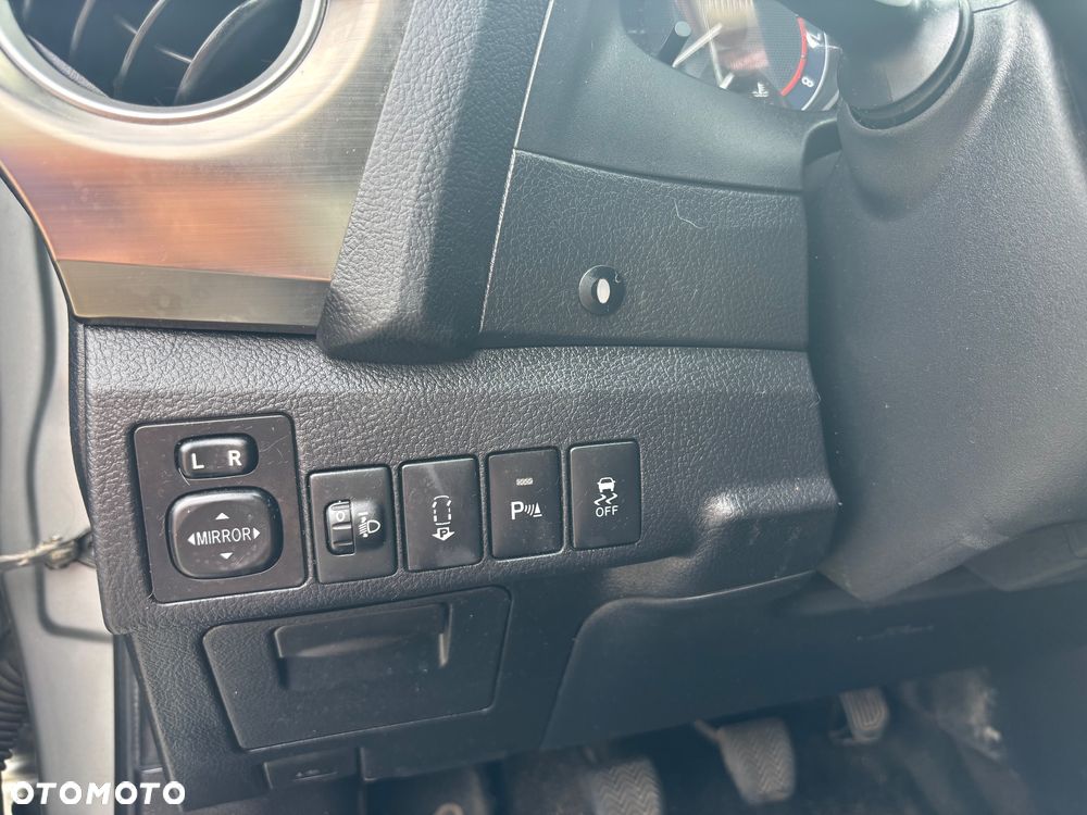 Toyota Auris 1.6 Premium Comfort - 16