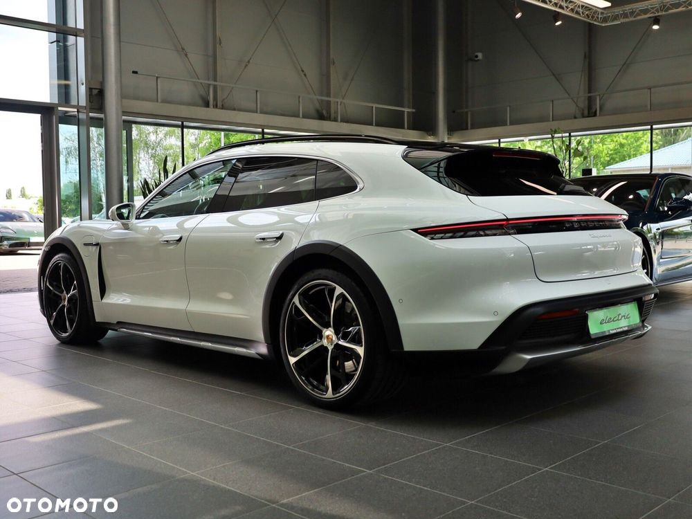 Porsche Taycan - 8