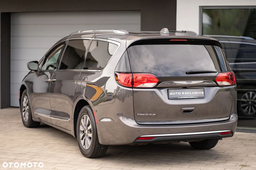 Chrysler Pacifica - 26