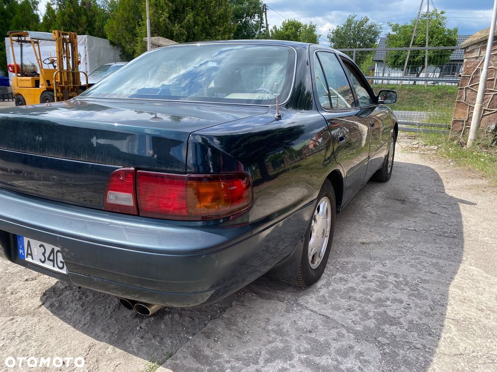 Toyota Camry 3.0 V6 LE - 12