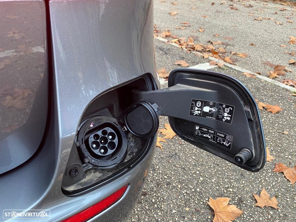 Mercedes-Benz E 300 de 9G-TRONIC AMG Line - 12