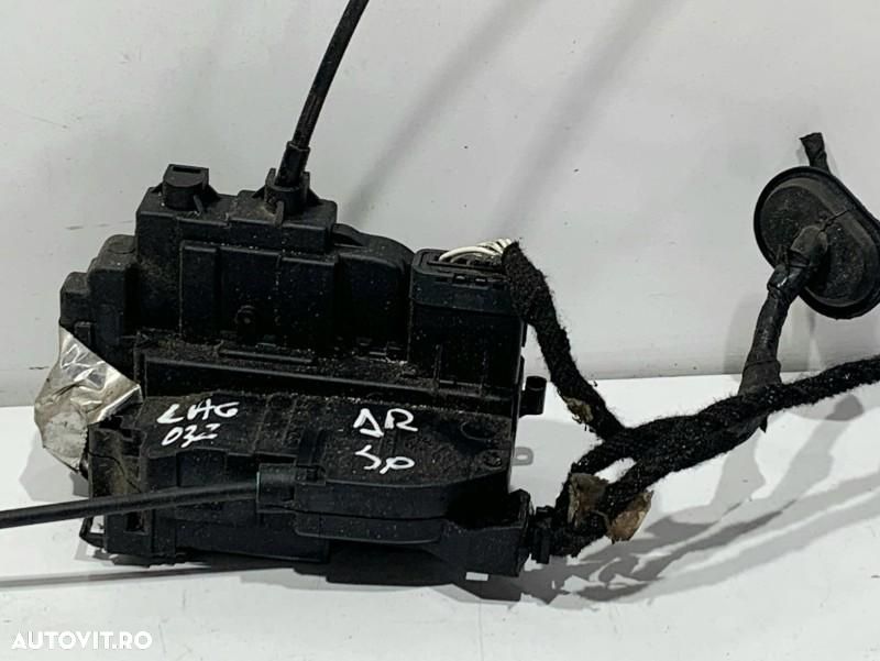 Broasca usa dreapta spate Renault Laguna 3 (2007-2010) 825000003R - 2