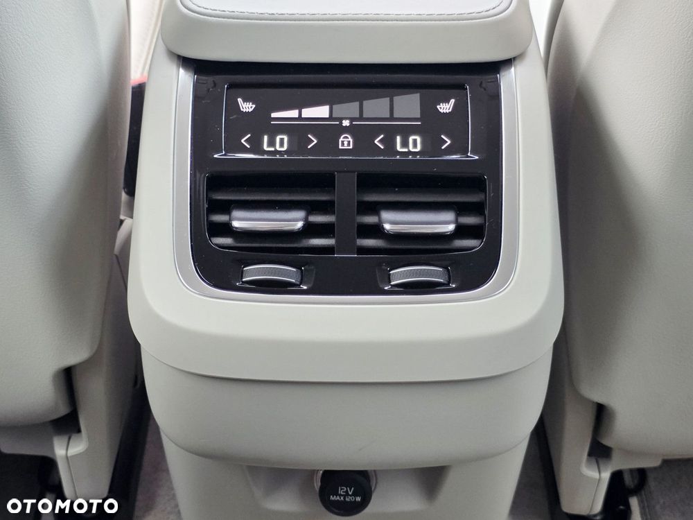 Volvo XC 90 - 31