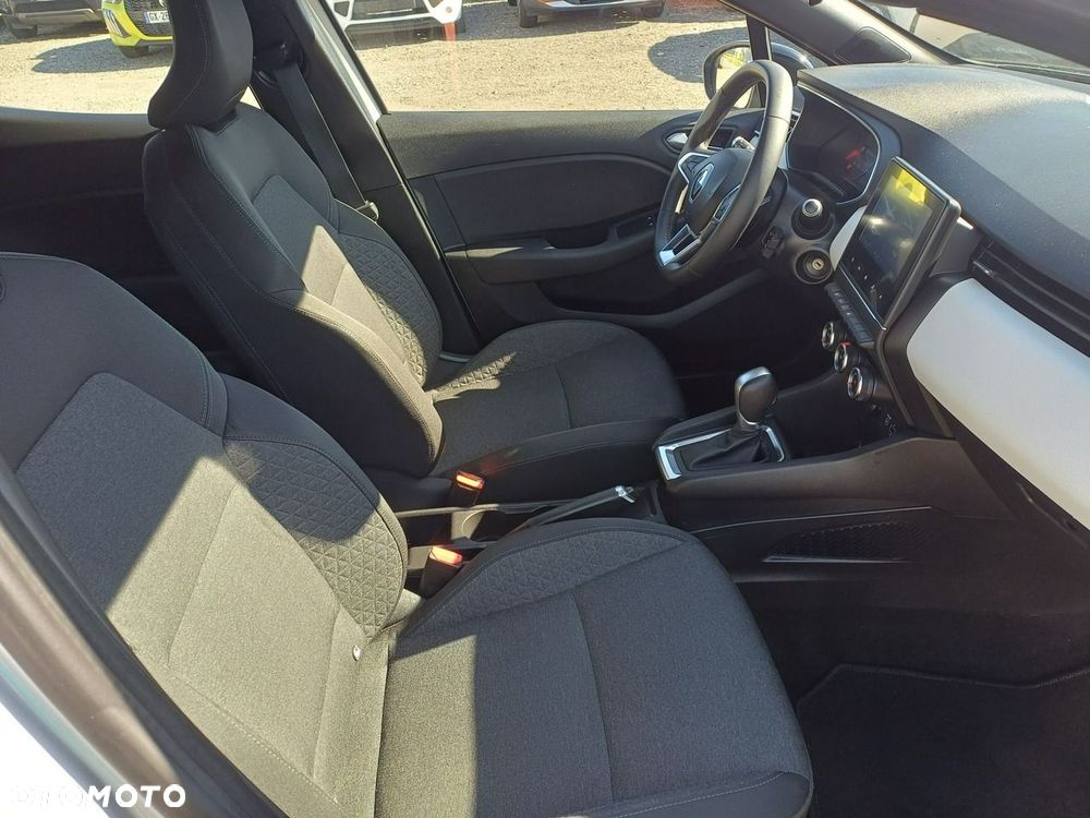 Renault Clio - 11