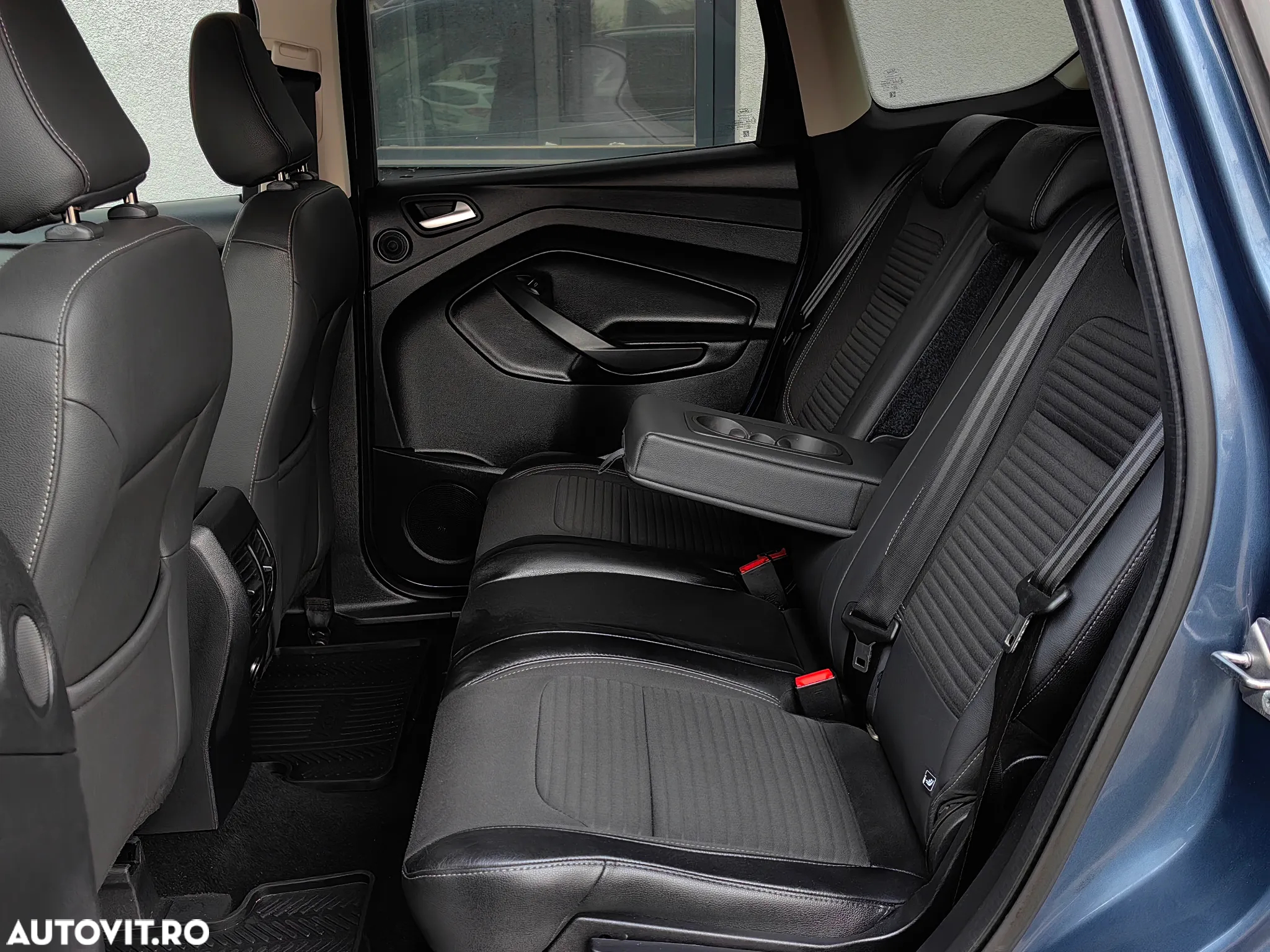 Ford Kuga 2.0 TDCi 4WD Powershift Titanium - 9