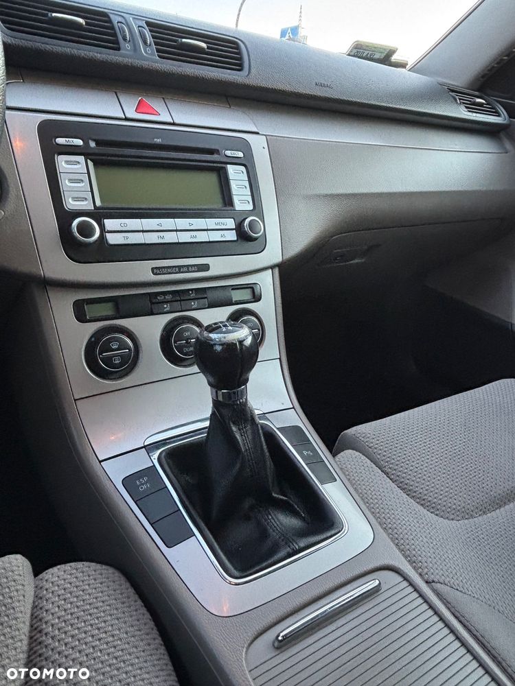 Volkswagen Passat - 10