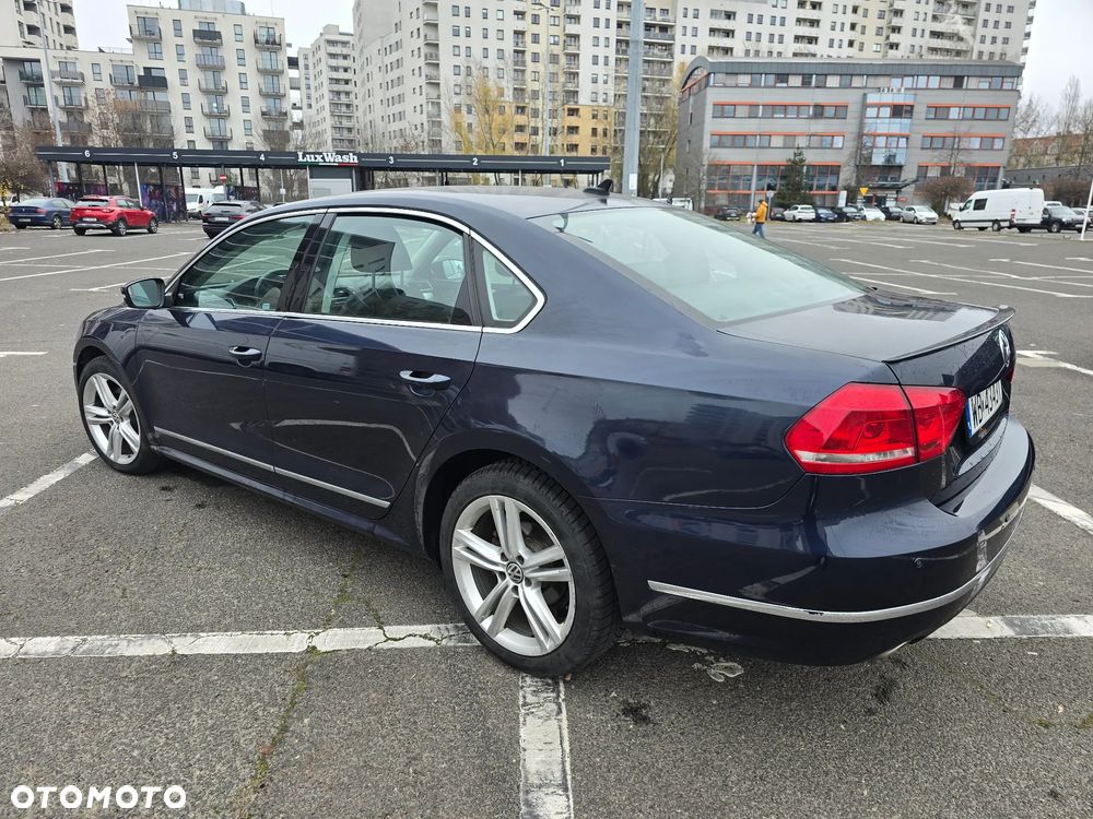 Volkswagen Passat 2.0 TDI DSG BlueMotion Technology Exclusive - 12