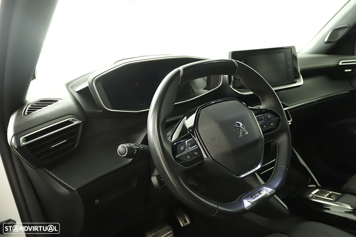 Peugeot 2008 1.2 PureTech GT EAT8 - 7