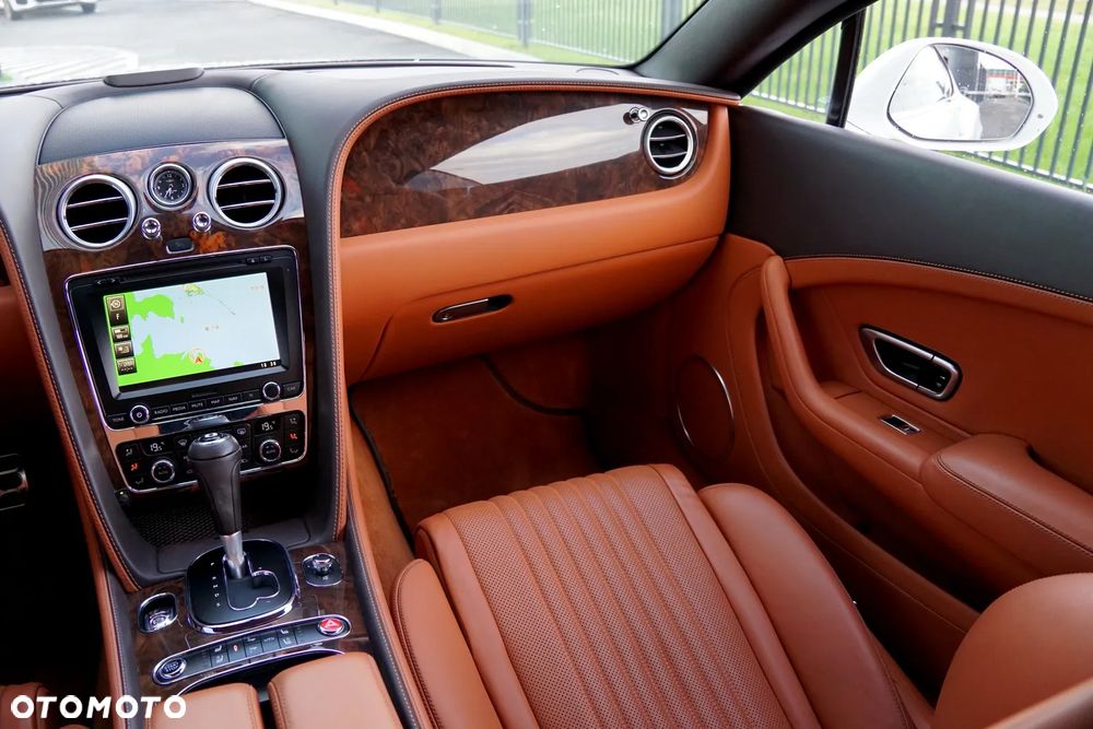Bentley Continental GT Standard - 25