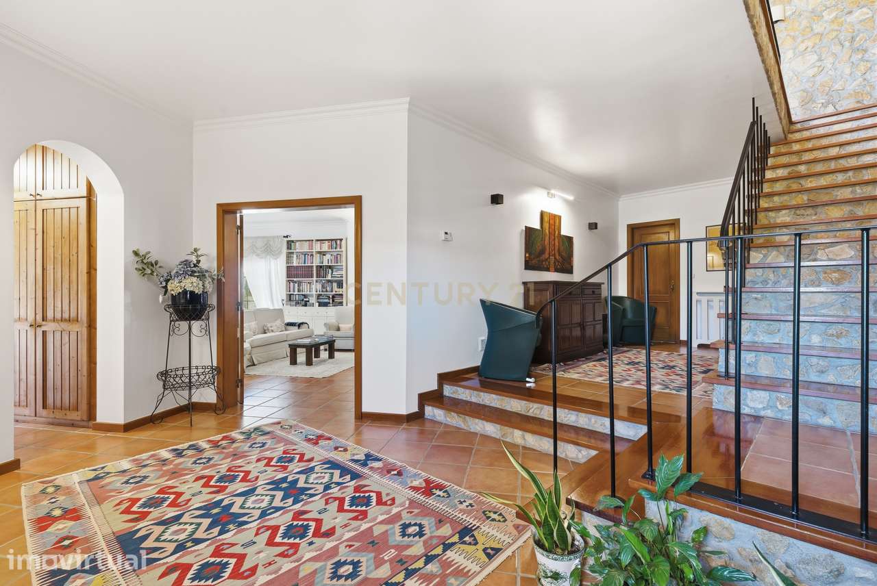 Moradia com piscina e 5 quartos - Grande imagem: 5/49